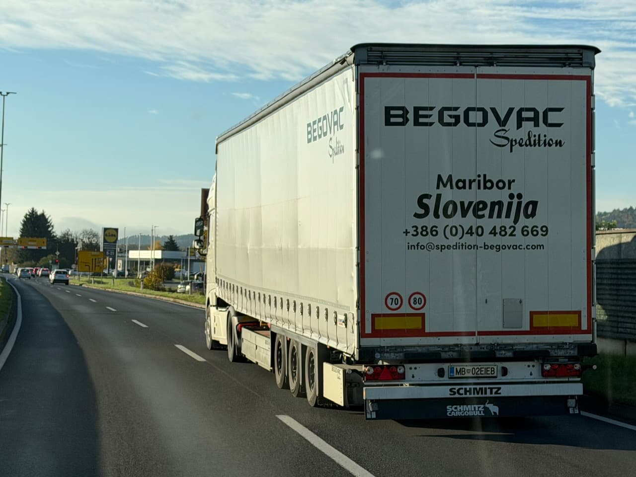 Vaš zanesljiv logistični partner